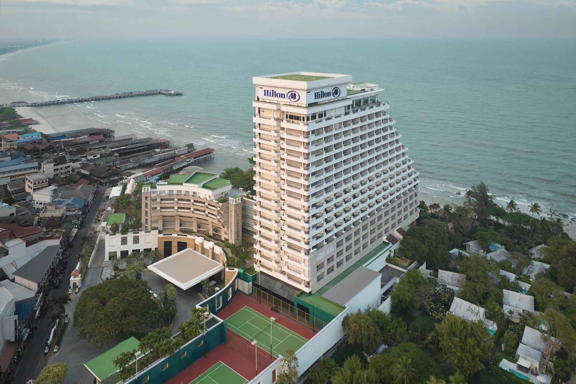Resort Hilton &