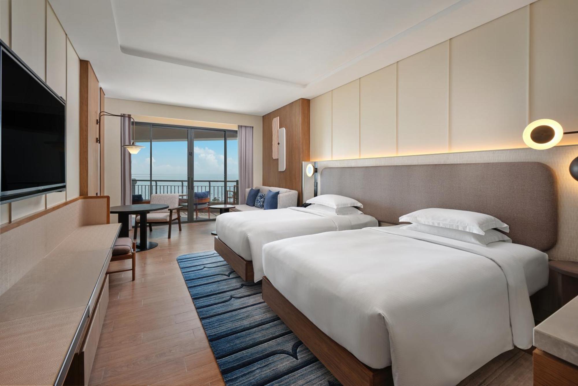 Hilton & 5* Hua Hin